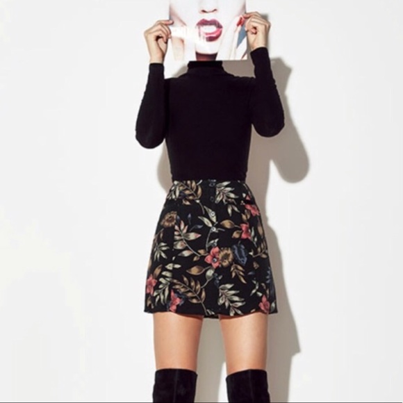 Reformation Mini - Picture 2 of 5